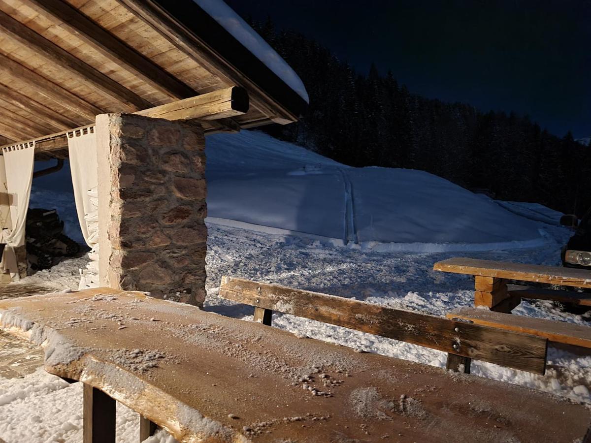 Chalet Chapeau Rar Castel Condino Exterior photo