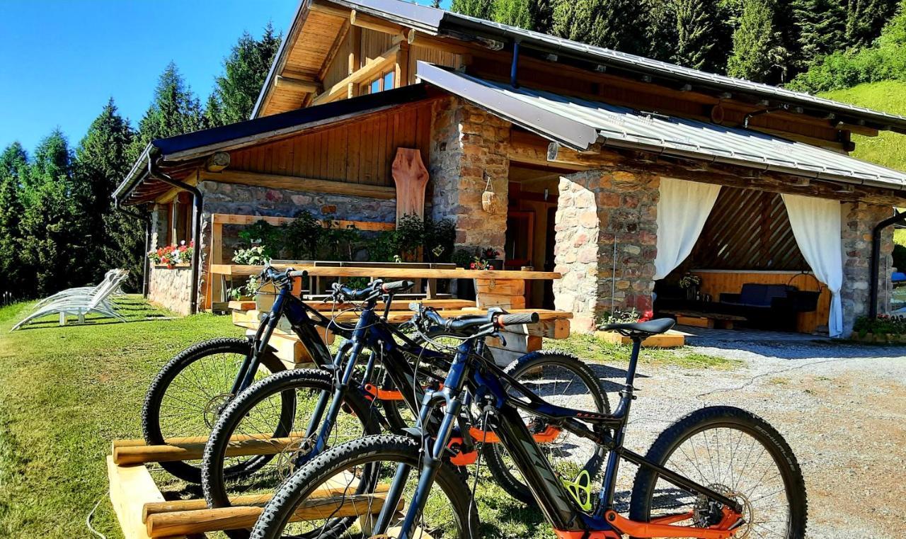 Chalet Chapeau Rar Castel Condino Exterior photo